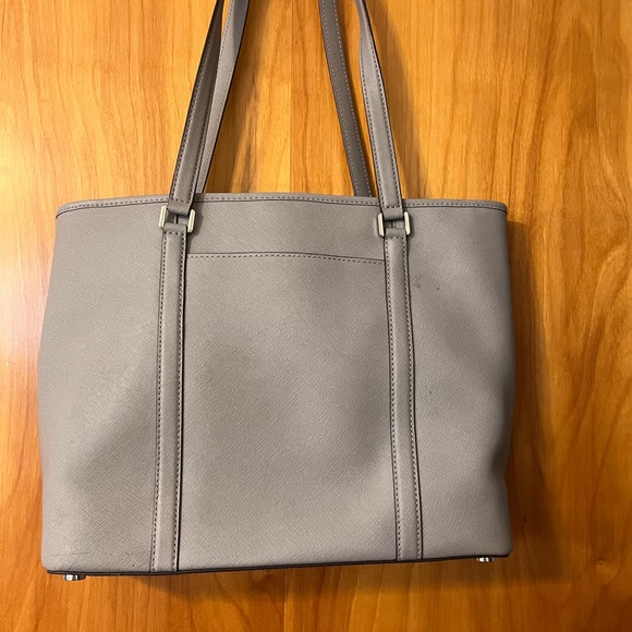 Grey Michael Kors, excellent condition, smoke free home - Picture 2 of 3